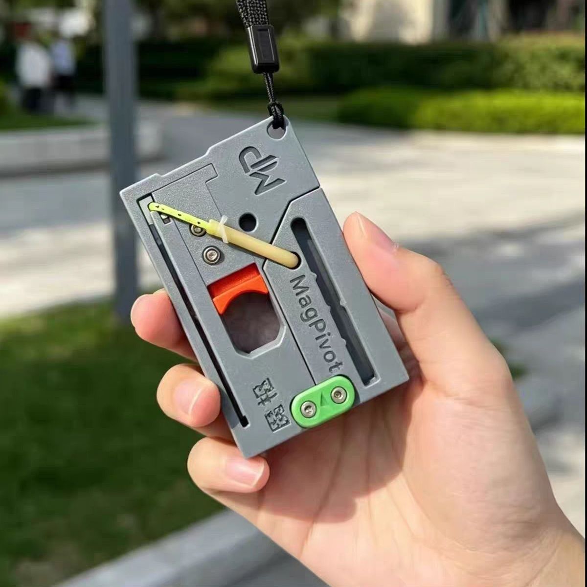 MagaPivot Card Slingshot Porta - Edc Carry Card recension och pris